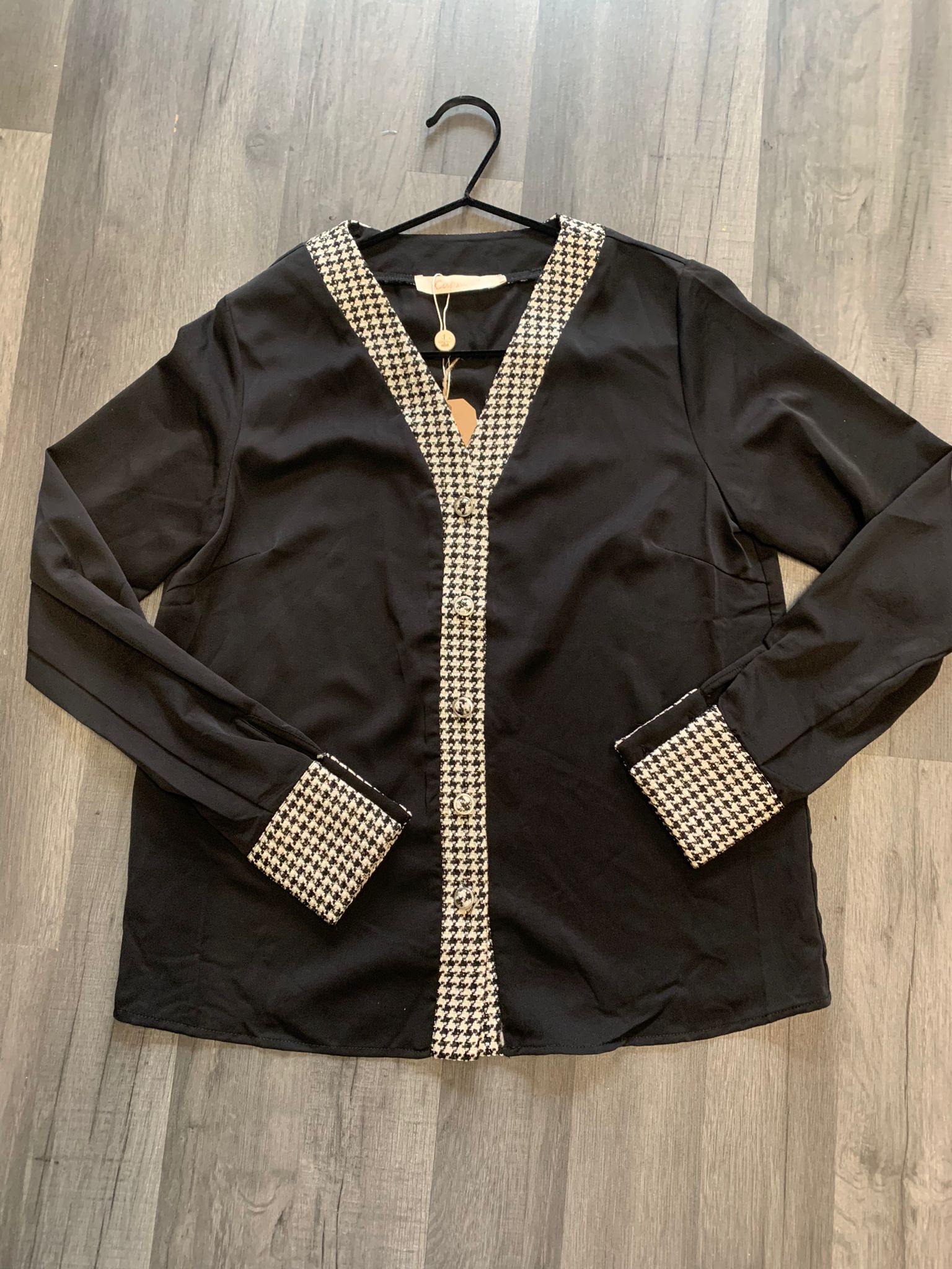 Black dog tooth blouse