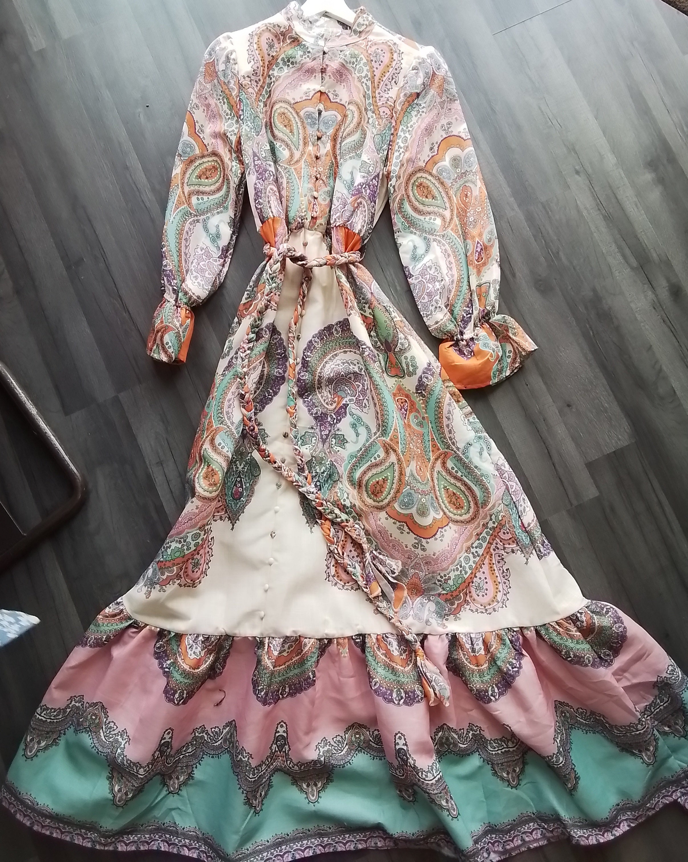 Maxi 2024 paisley dress