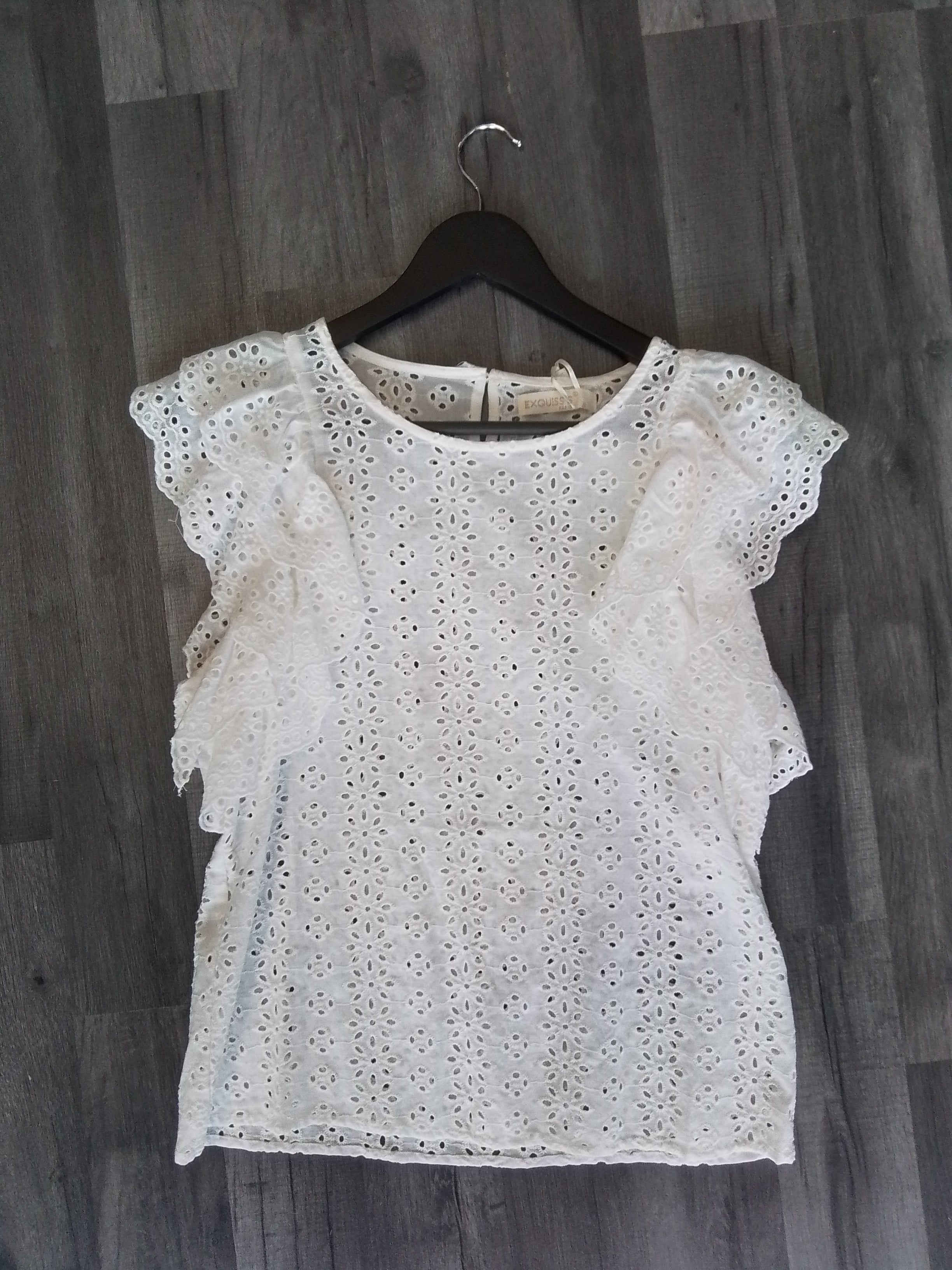 Frilly sleeved top